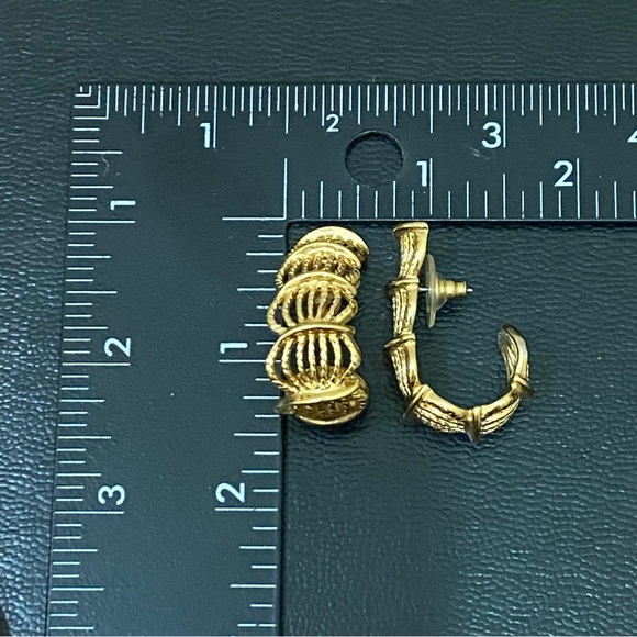 Vintage NAPIER Gold Tone Filigree Twisted Rope Cage Half Hoop Earrings 19.1g - Picture 8 of 9